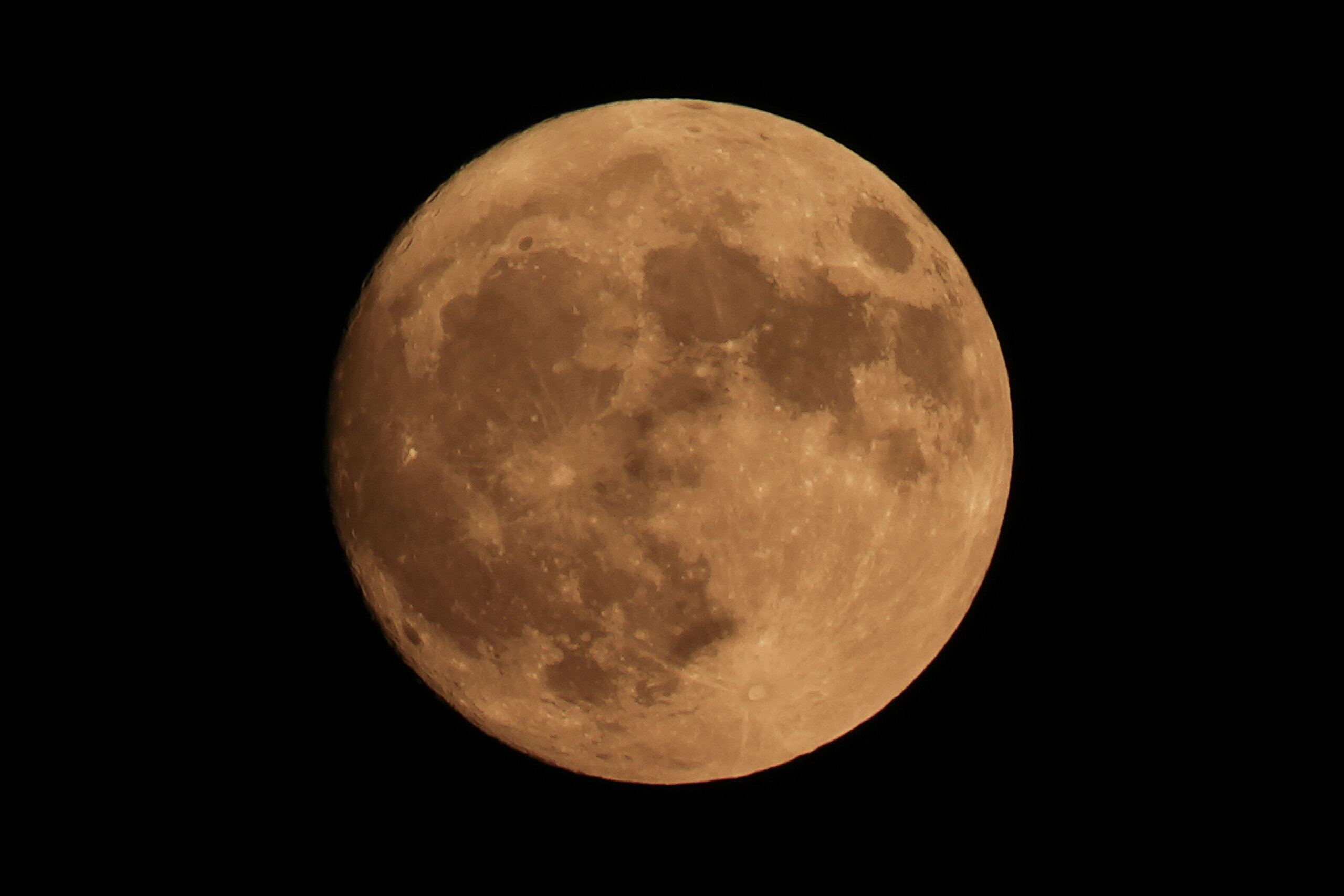 Featured image for 2025's Brightest Supermoon Peaks This Week