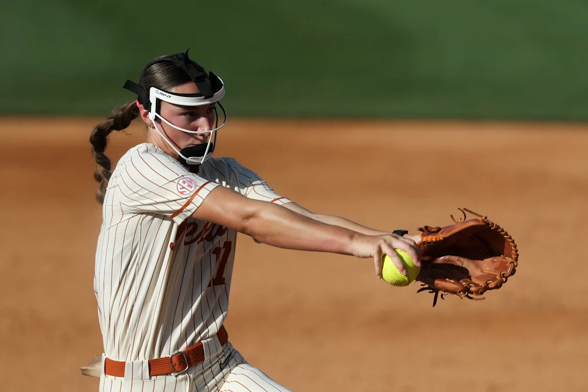 Featured image for Texas advances to WCWS finals after defeating Tennessee in semifinal
