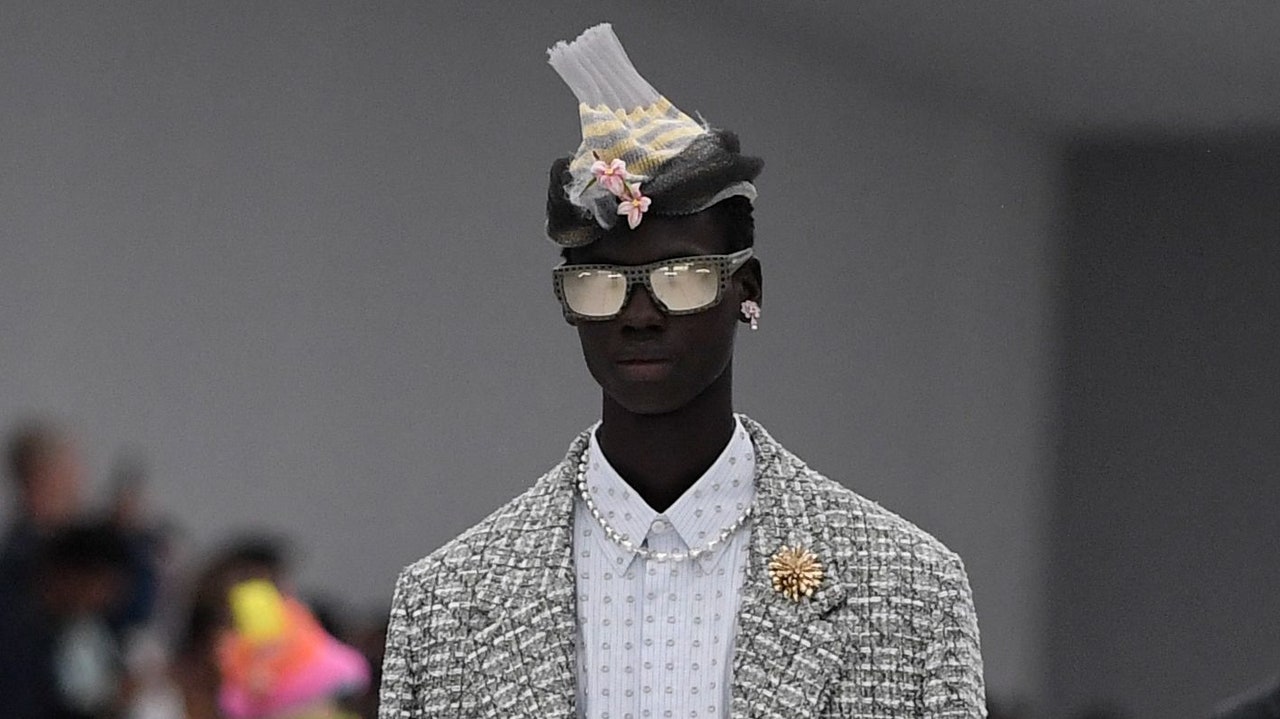 Featured image for "Dior's Kim Jones Marks 5-Year Milestone with Gender-Fluid Collection and Bold Fashion Statements"