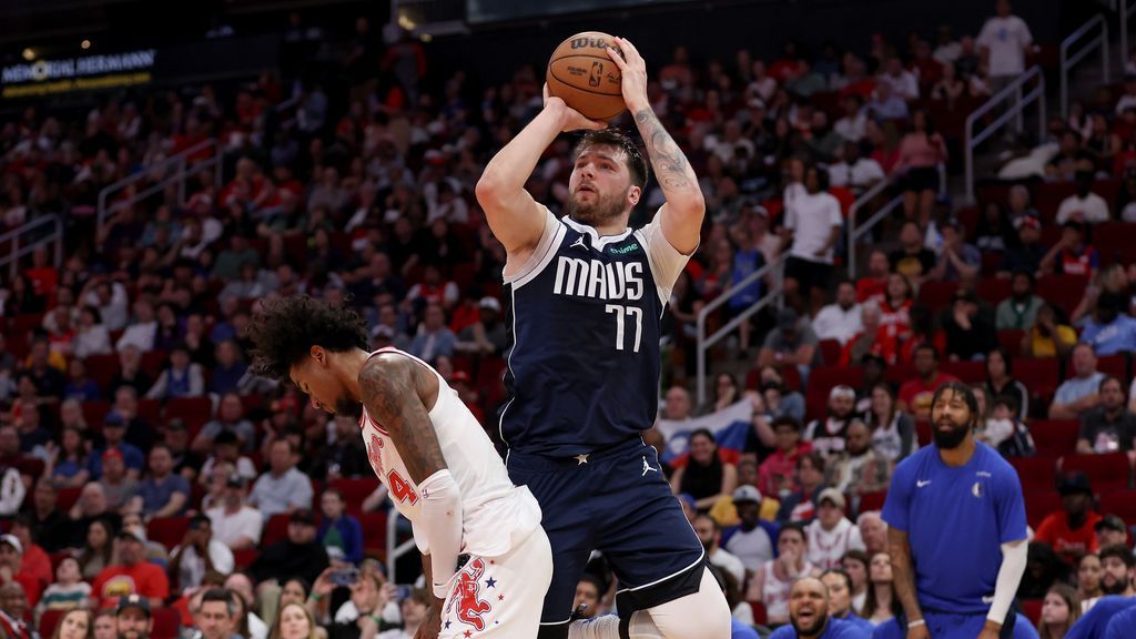 Luka Dončić's 47-Point Performance Ends Rockets' Winning Streak