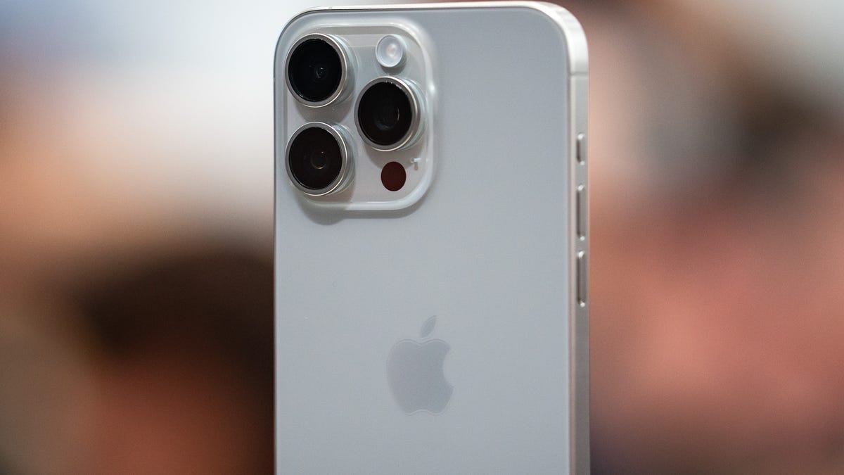 Apple acknowledges and addresses iPhone 15 overheating concerns