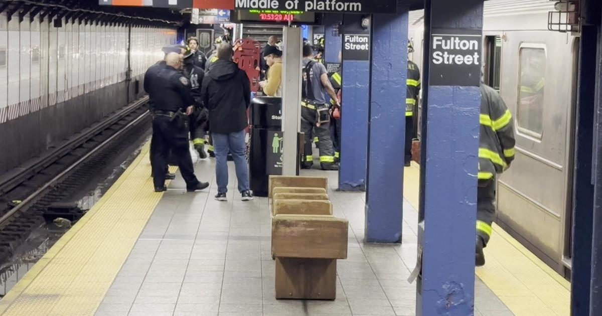 Boyfriend Pushes Woman onto Subway Tracks, Causing Severe Injuries