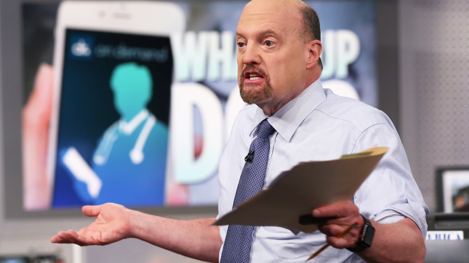 Jim Cramer's Insights on the Market's Recent Progress and Apple Analysts