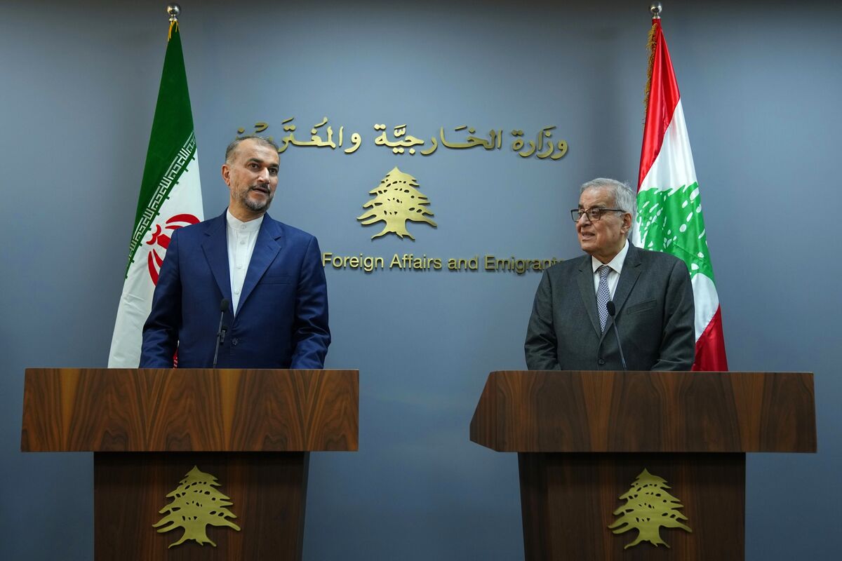 Featured image for "Geopolitical Tensions Drive Oil Prices Up Amid Weekly Gain and Forecast Updates"