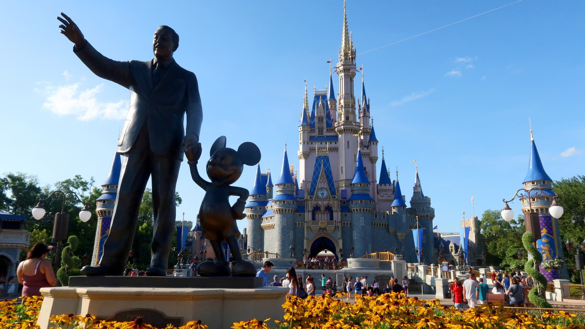 Featured image for Disney Earnings Preview: Streaming Growth and Leadership Transition in Focus