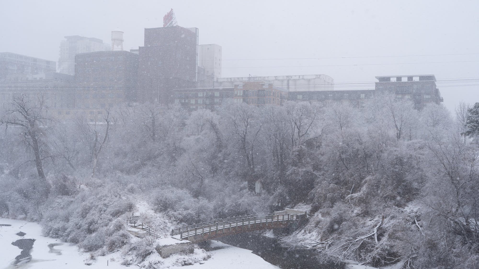 Featured image for Major Snowstorm Sweeps Across Midwest and East Coast