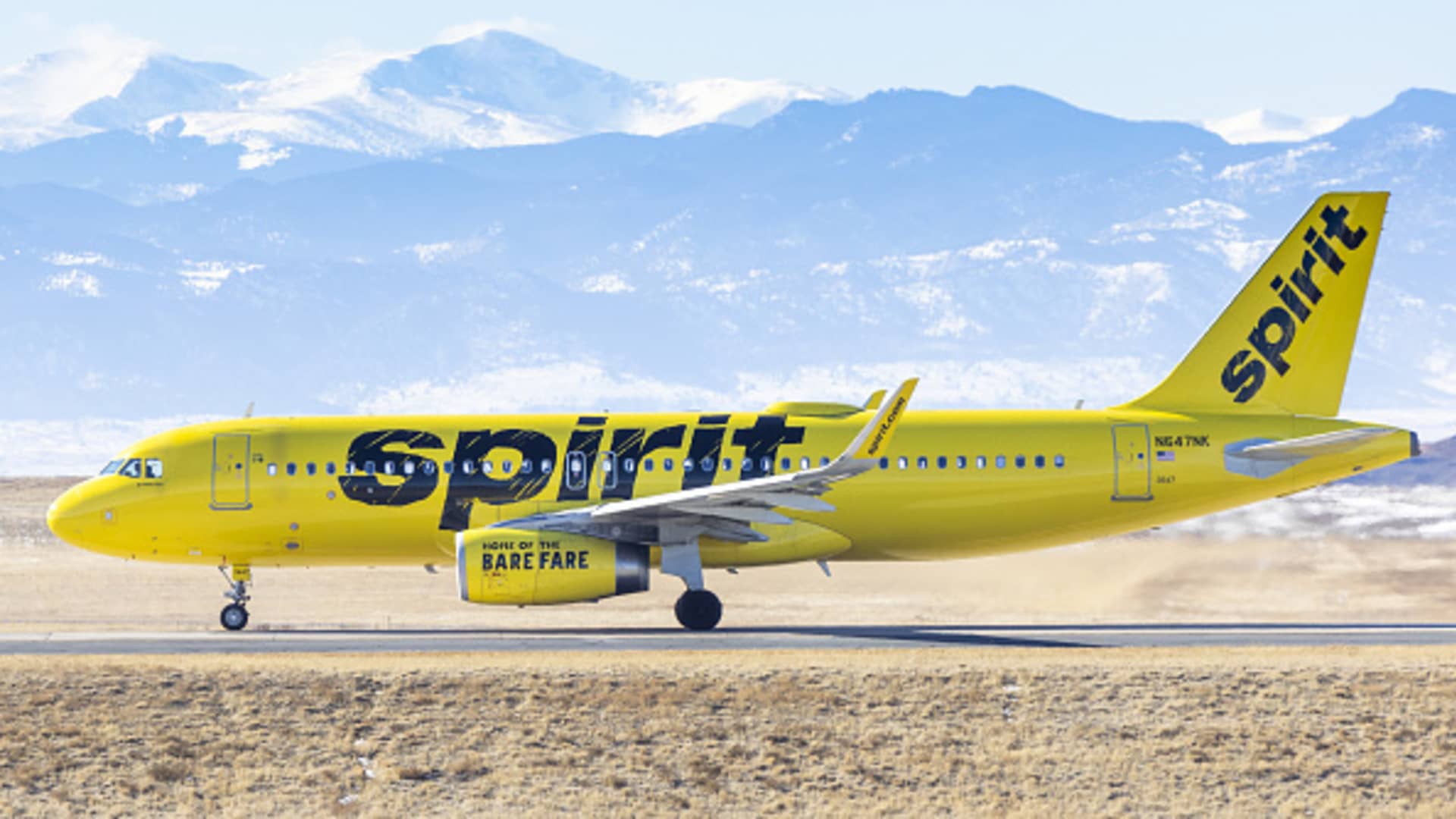 Featured image for Spirit Airlines Faces Turbulence: Training Halt and Massive Losses