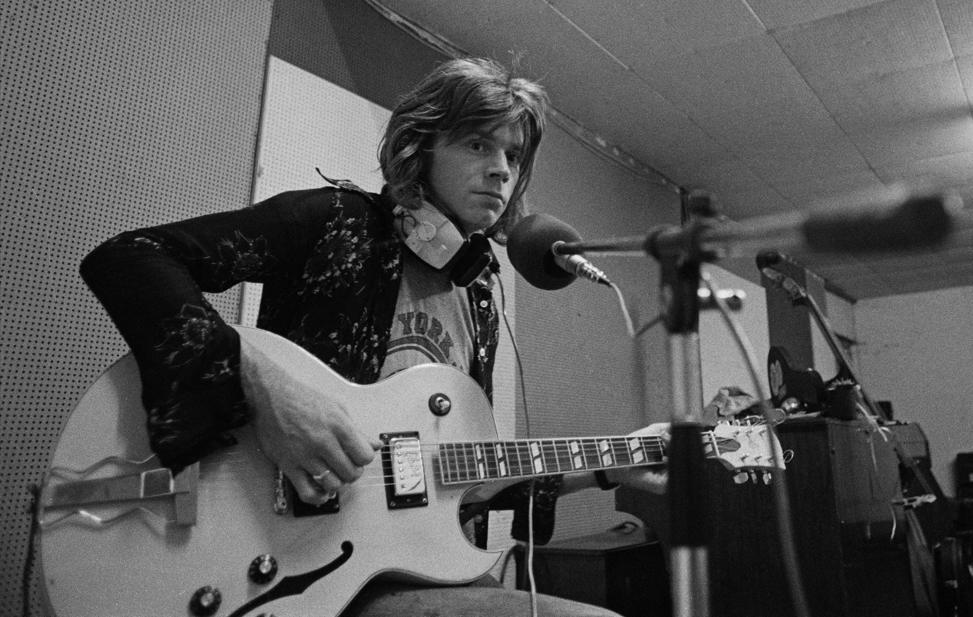 Featured image for Dave Edmunds Hospitalized After Major Cardiac Arrest and Brain Damage