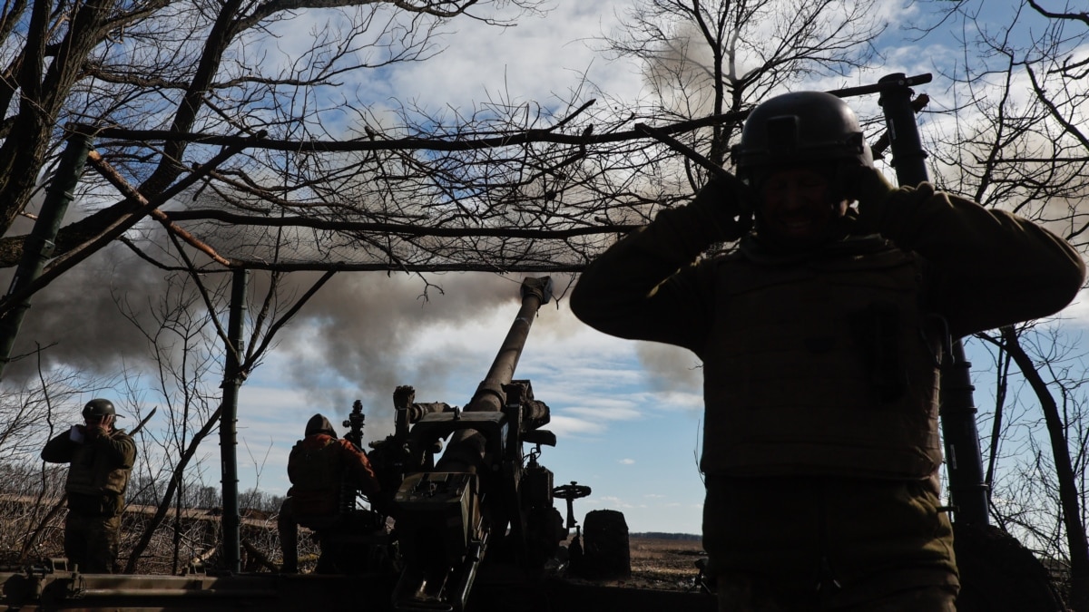 Ukrainian Military's Push to Sever Russia's Land Bridge to Crimea Continues
