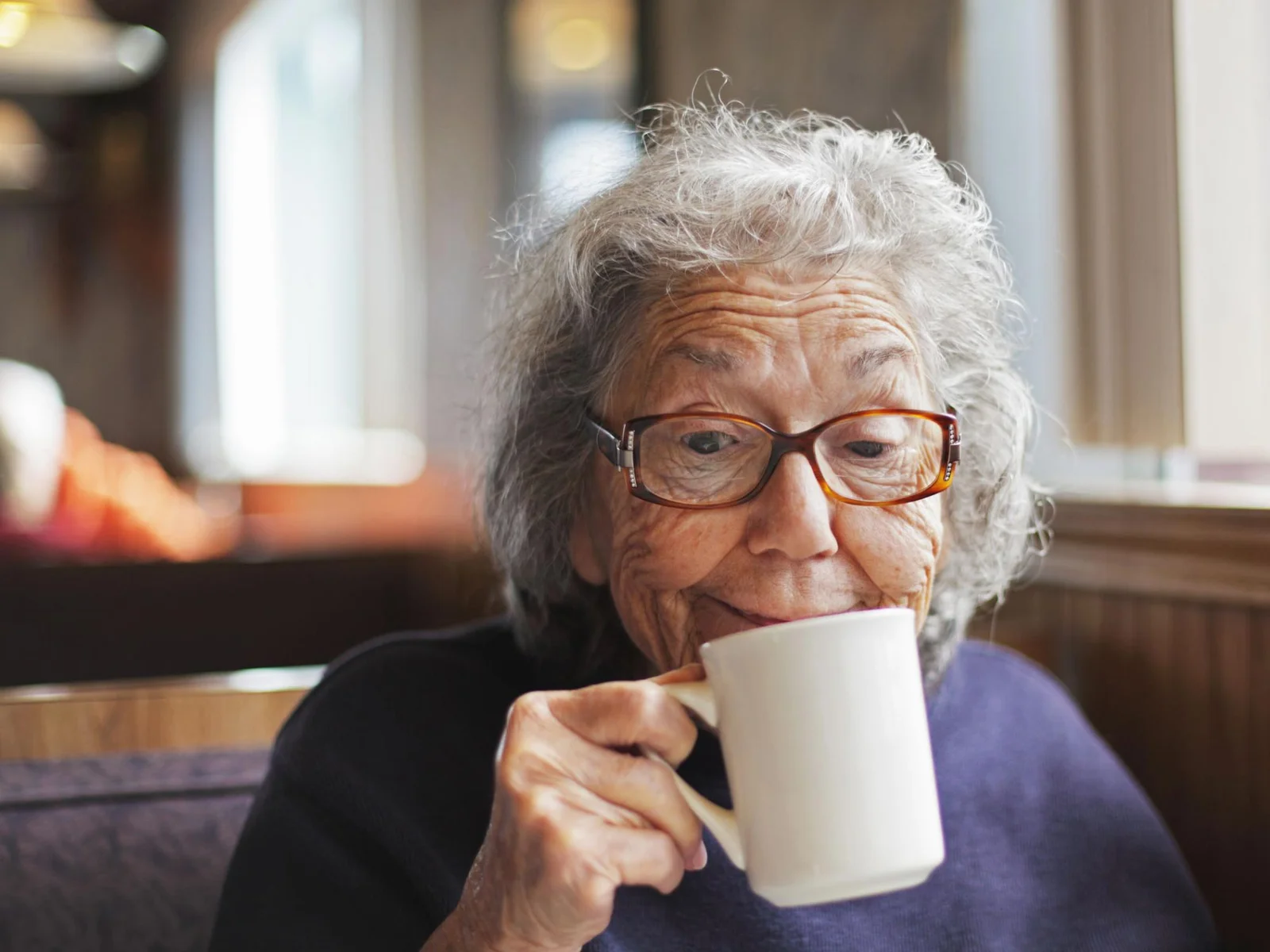 Long-Term Coffee and Tea Linked to Lower Dementia Risk