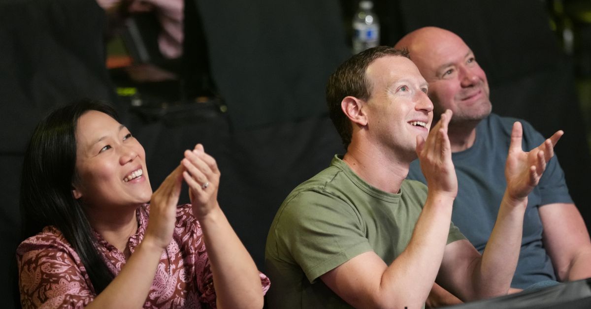 "Elon Musk vs. Mark Zuckerberg: The Battle of Billionaires Becomes a Global Spectacle"