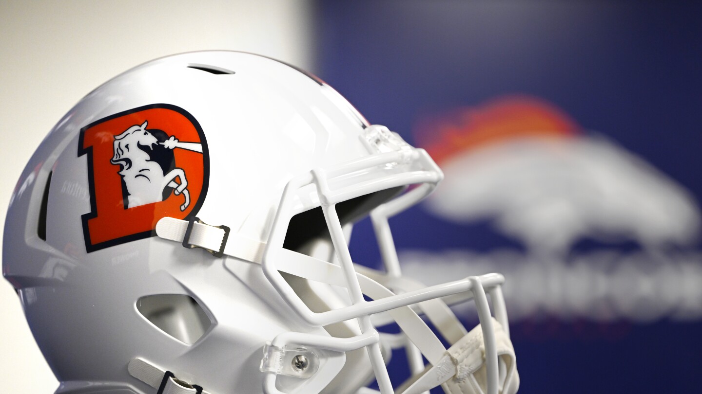 Featured image for Denver Broncos Add Wide Receiver Nick Williams to Roster