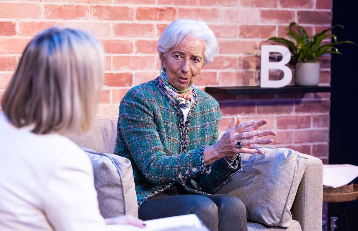 Featured image for Lagarde Discusses ECB Rate Cuts and US Election at Davos 2024