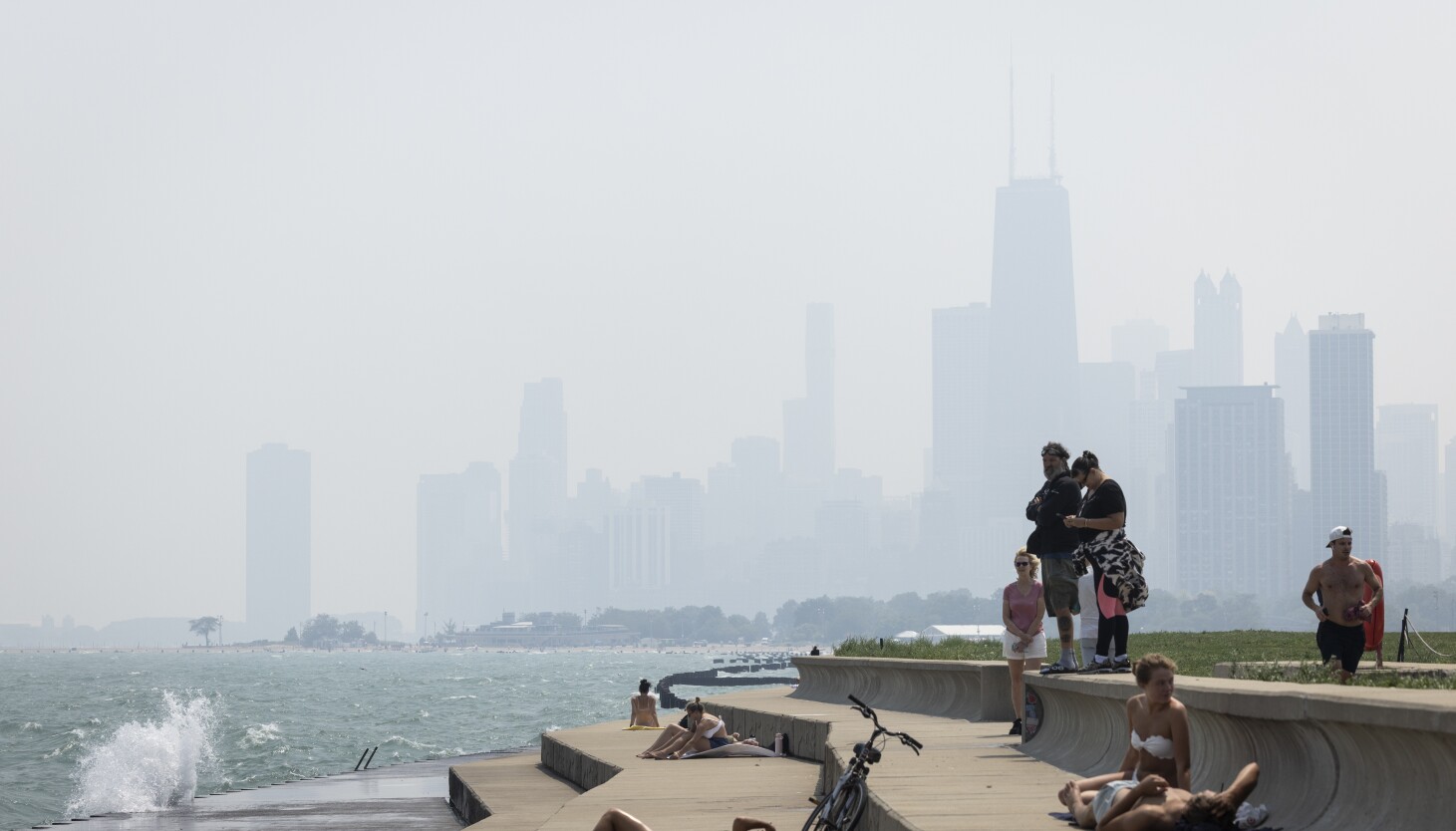 Featured image for Chicago Faces Worst Air Quality Globally Due to Wildfire Smoke