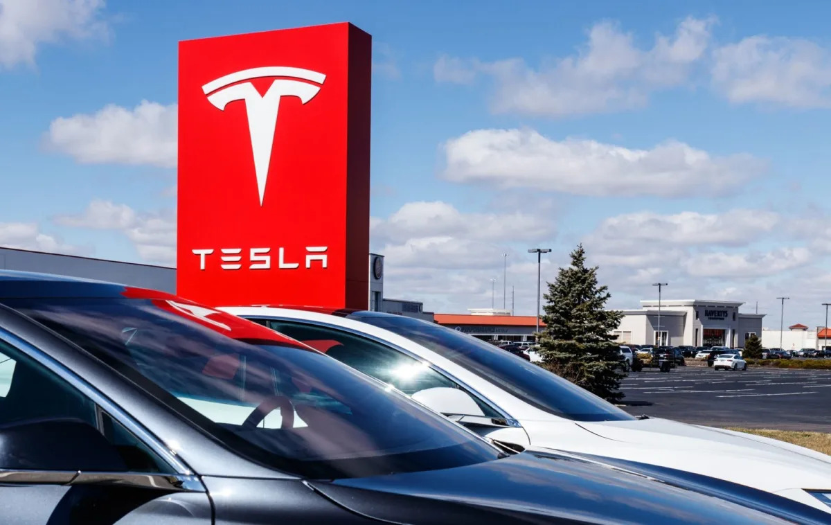 Featured image for "Tesla's Patent: A Game-Changing Overhaul of Vehicle Interiors Revealed"