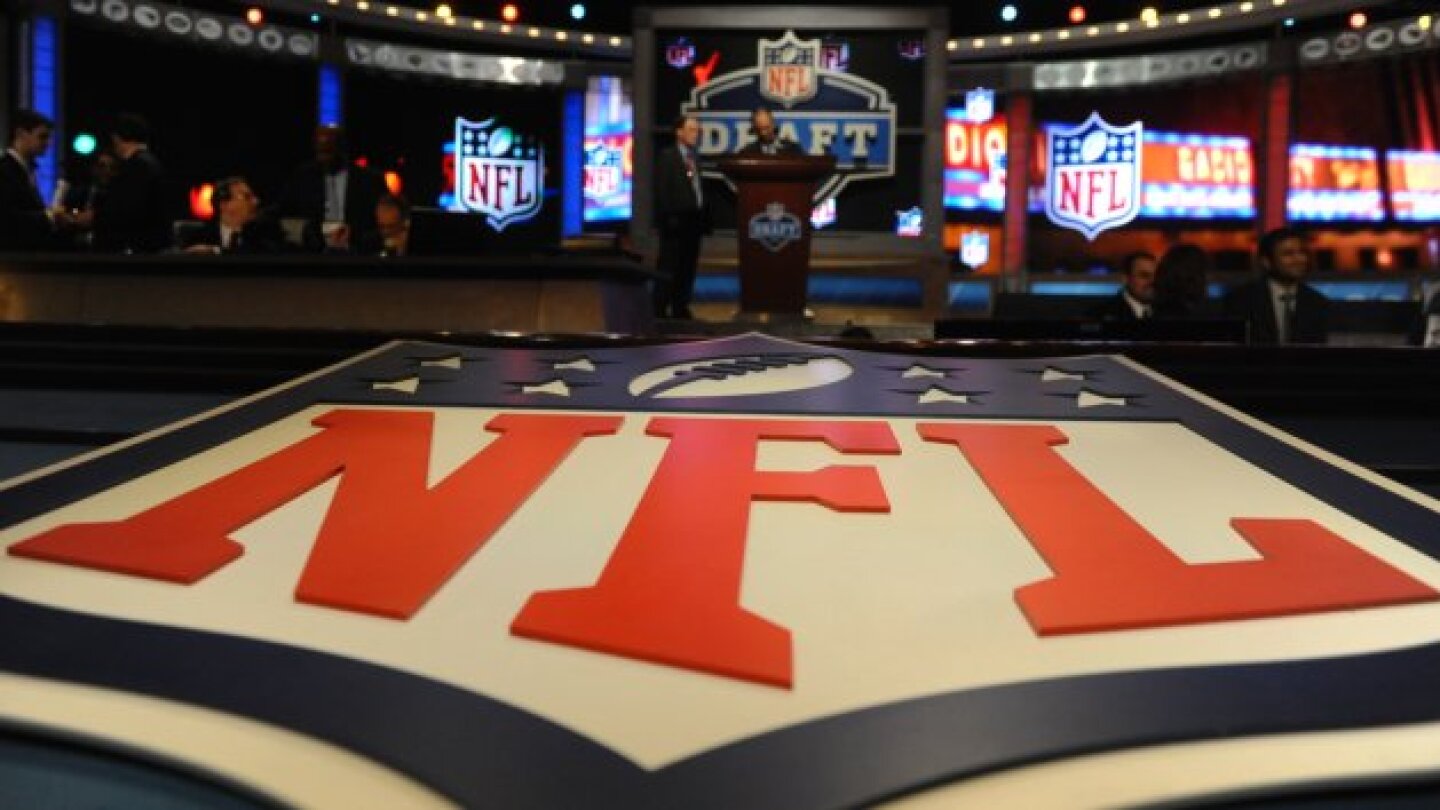 Featured image for "Top Prospects Decline, Alabama Players Headline 2024 NFL Draft Attendees"