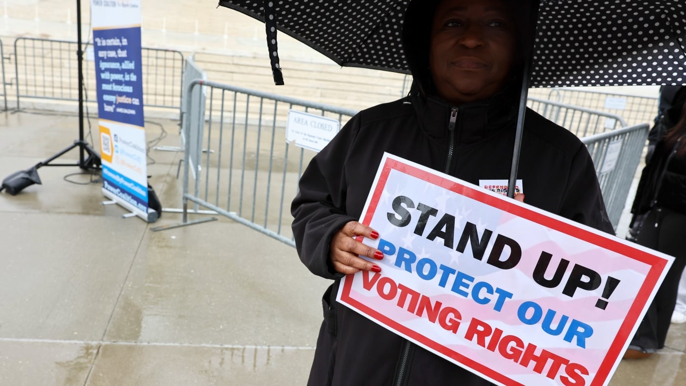 Featured image for Supreme Court Temporarily Blocks Moves to Weaken Voting Rights Act