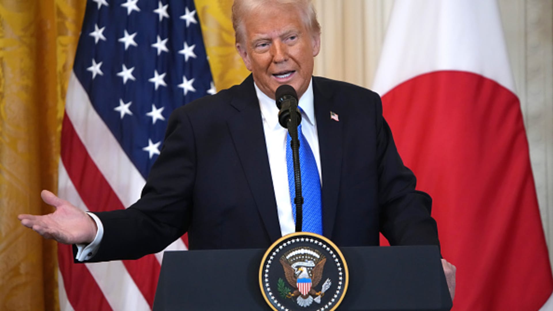 Featured image for Trump Announces 15% Tariff Trade Deal with Japan