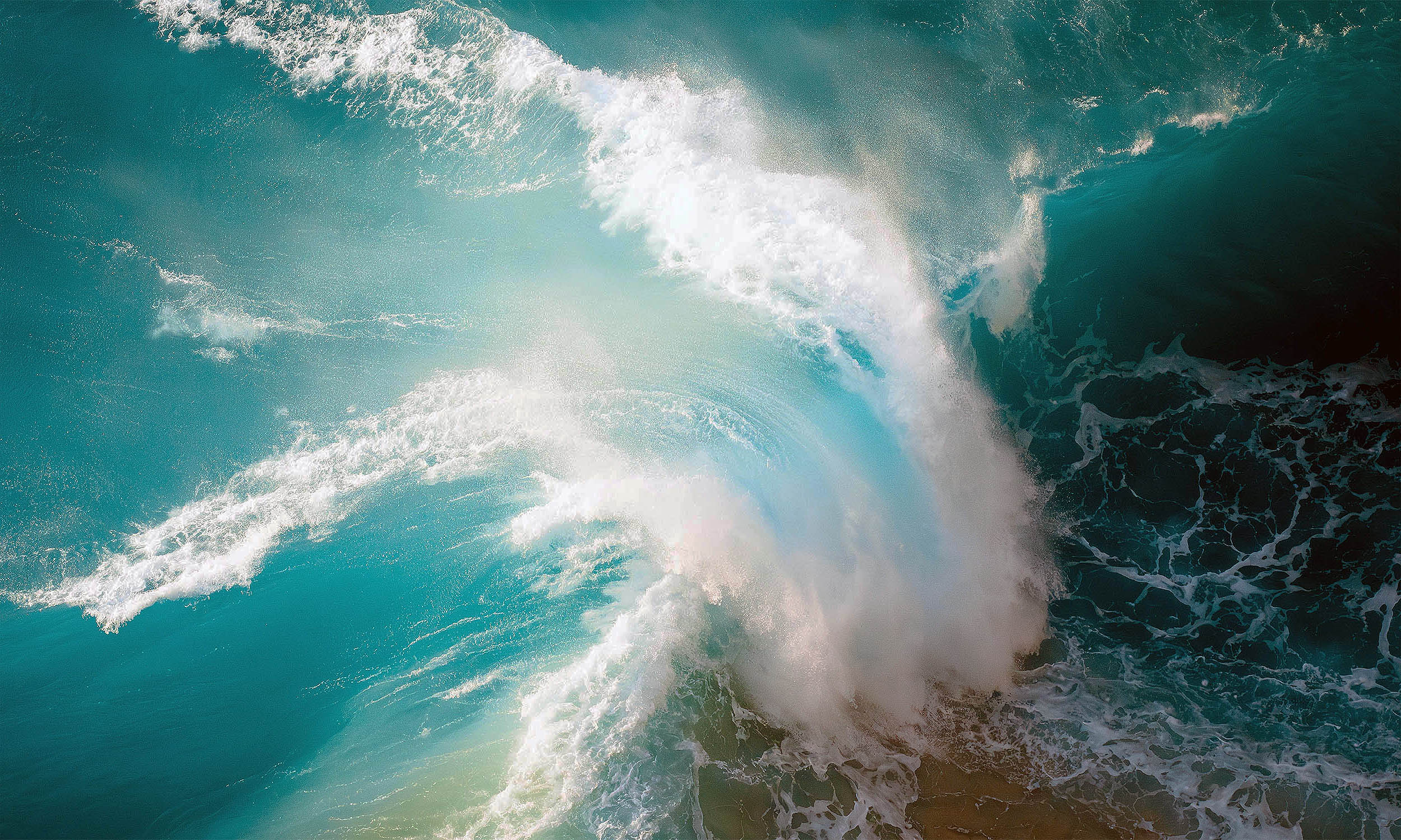 Featured image for Record-Breaking Rogue Wave Sets Unimaginable Size