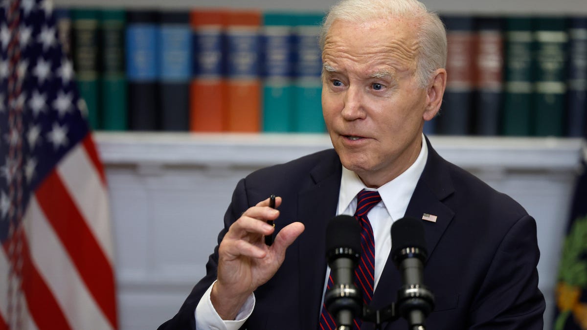 Experts warn of potential US default as debt ceiling deadline approaches.