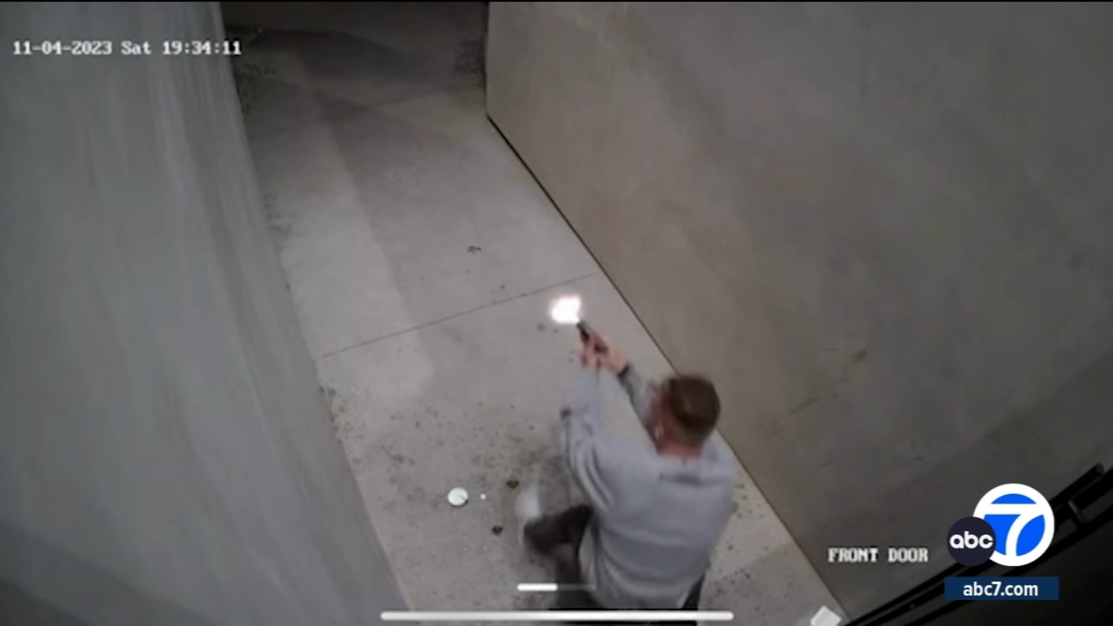 Brave Los Angeles homeowner's shootout scares off armed intruders