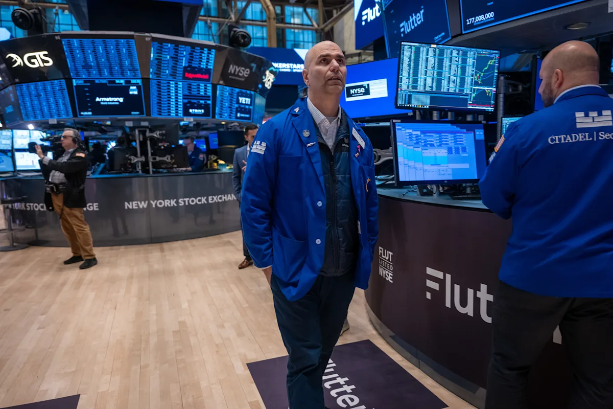 "Market Update: Stocks Fluctuate Amid Inflation Data and Earnings Reports"
