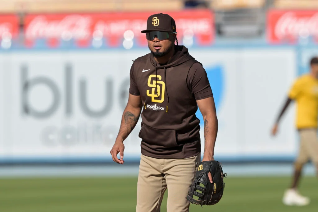 Arraez weighs offers, prioritizing a return to second base