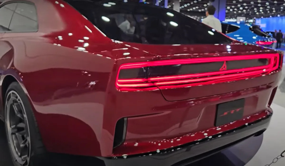 Featured image for Dodge's Electric Muscle Car Introduces Controversial "Gimmicky" Feature