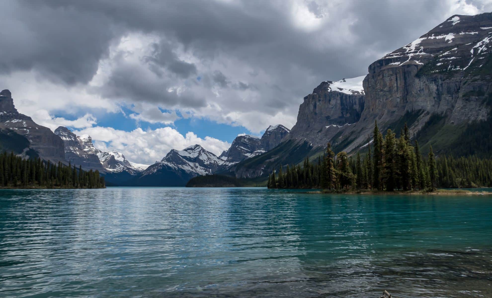 Featured image for Satellite Images Reveal Sudden Disappearance of Lake Van