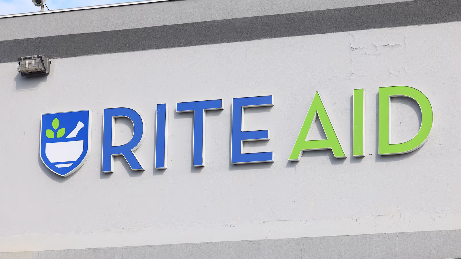 Featured image for Rite Aid Shuts Down After 63 Years of Operation