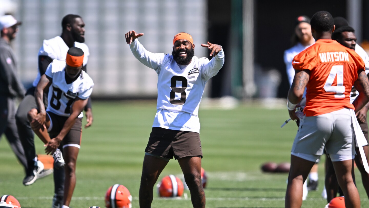 Featured image for "Browns' New Offense Takes Shape Under Ken Dorsey at OTAs"