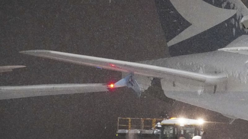 Featured image for Planes Collide on Tarmac in Japan Amid Wintry Weather