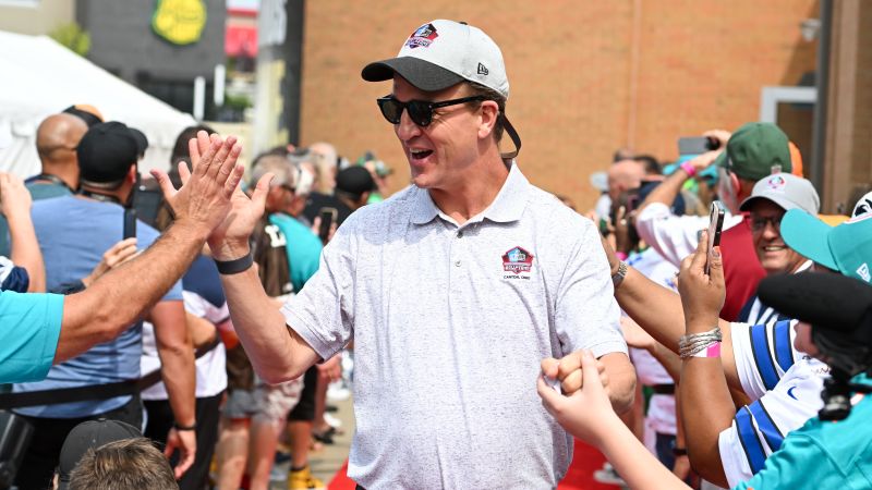 Featured image for Peyton Manning becomes professor at University of Tennessee