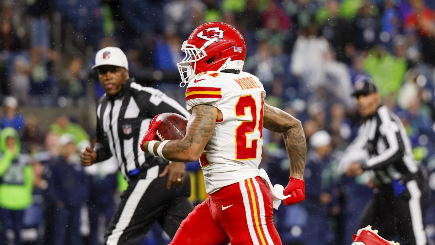 49ers acquire Chiefs' Skyy Moore in draft pick swap amid receiver injuries