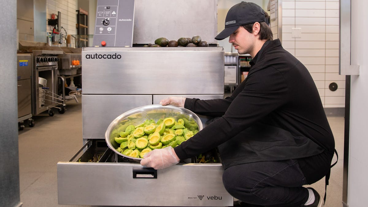 "The Nutritional Breakdown: Avocado's Calorie Content Unveiled"