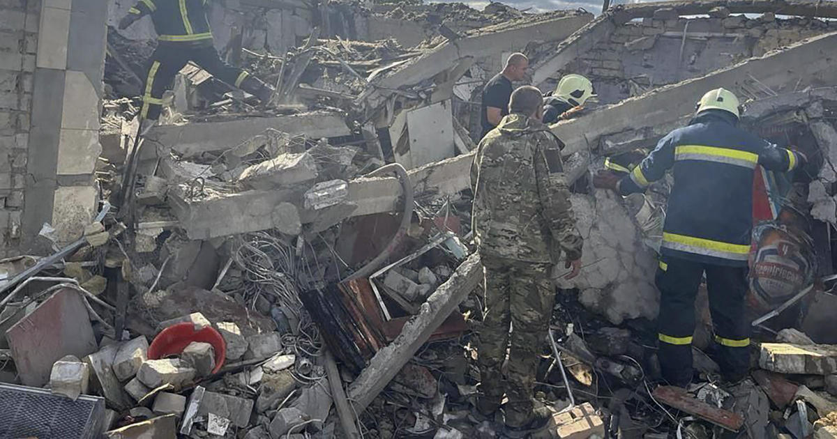 "Deadly Russian Strikes in Ukraine: Grocery Store and Café Targeted, Dozens Killed"