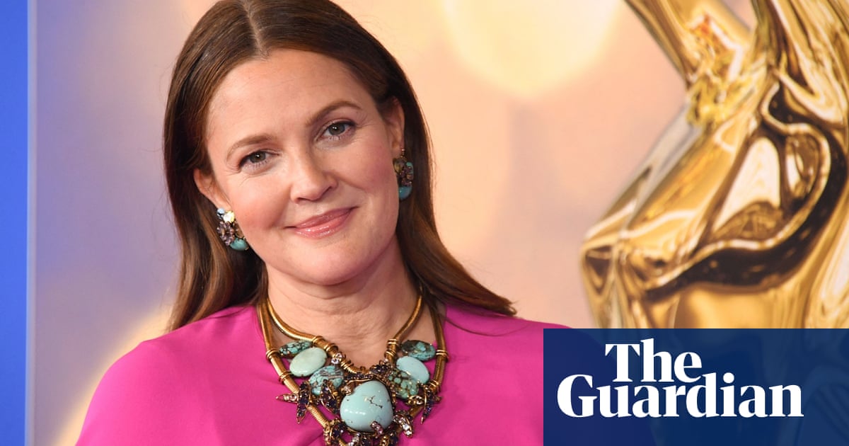 "Drew Barrymore's Talk Show Sparks Controversy Amid Writers' Strike"