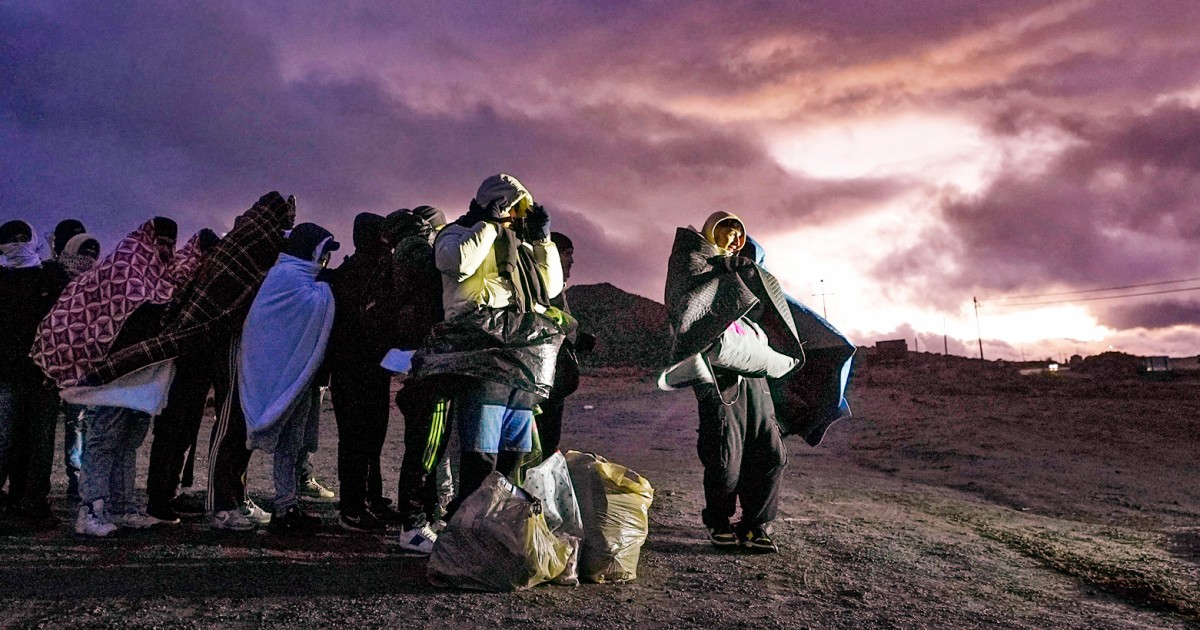 Border Standoff: ICE Considers Mass Release Over Budget Shortfall