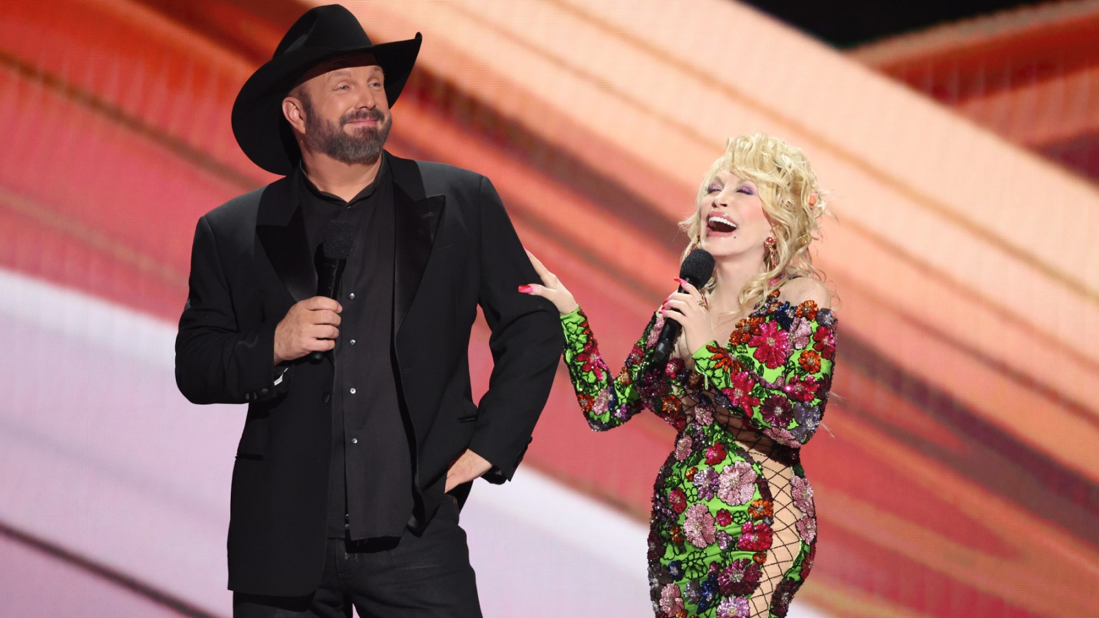 "Highlights from the 2023 ACM Awards: Winners, Red Carpet Arrivals, and Exclusive Photos!"