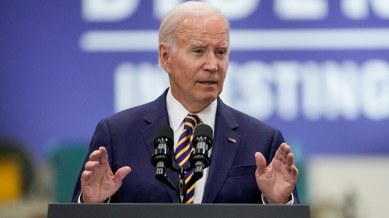 "Polls Reveal Concerns Over Biden's Age and Trump's Troubles"