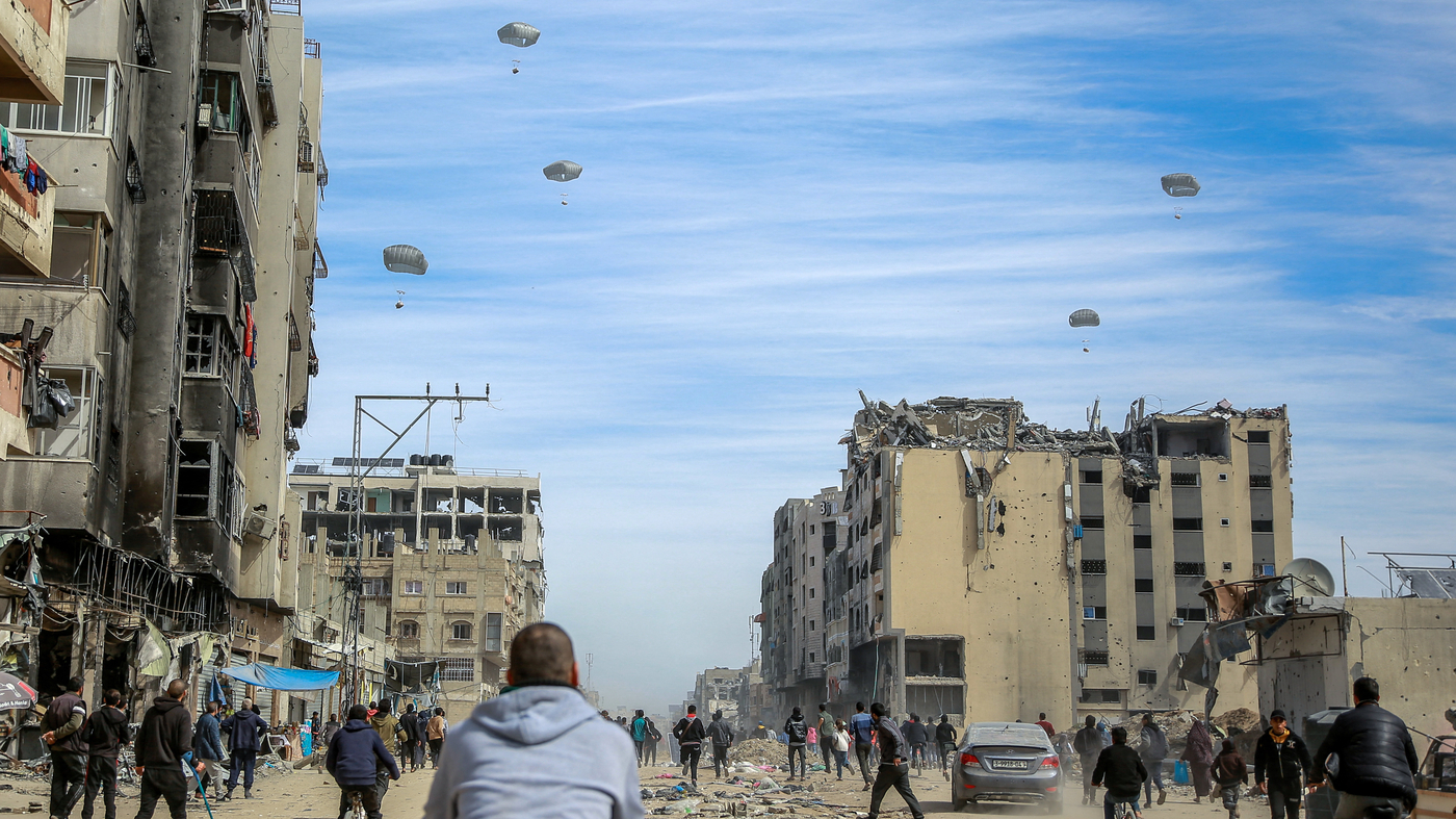 "Challenges and Controversies Surrounding Humanitarian Aid Airdrops in Gaza"