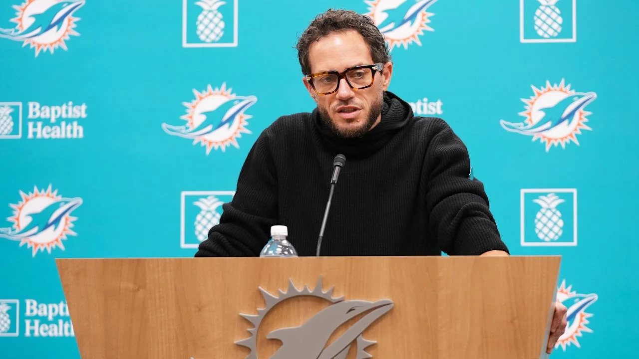 Chargers target Mike McDaniel to orchestrate Herbert’s offense in 2026