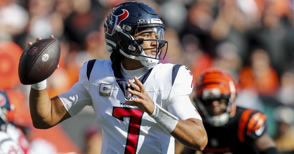 Featured image for Texans' C.J. Stroud in Concussion Protocol After Hard Hit vs Jets