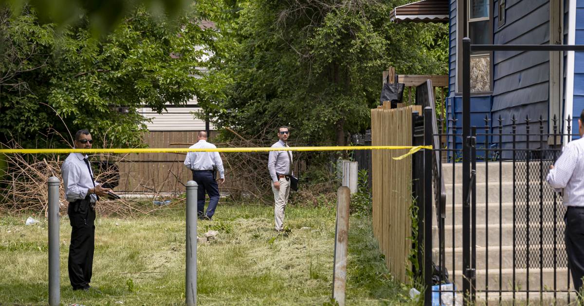 Deadly shooting in Chicago's Austin neighborhood leaves 7 injured, 1 dead.