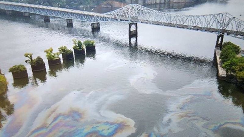 Featured image for "Tugboat Disaster: Diesel Spill in Alabama's Tennessee River Triggers Urgent Swim Warning"