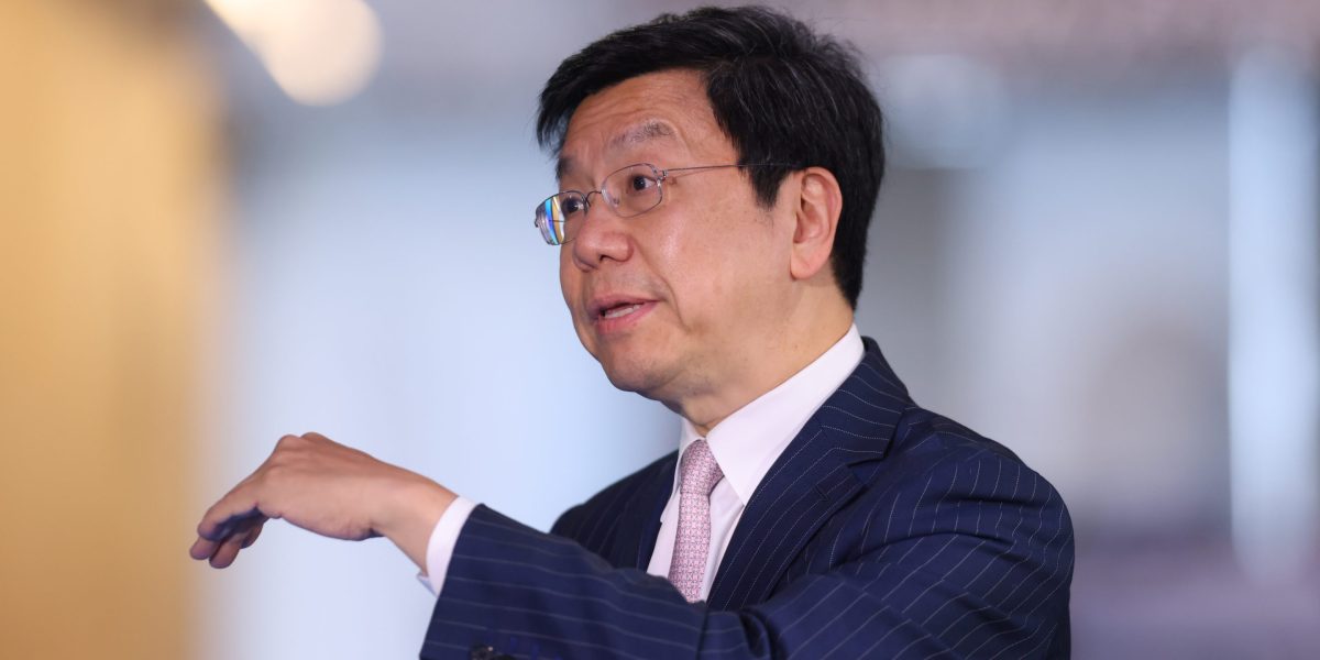 "China VC Kai-Fu Lee Reaffirms AI Job Displacement Prediction for 2027"