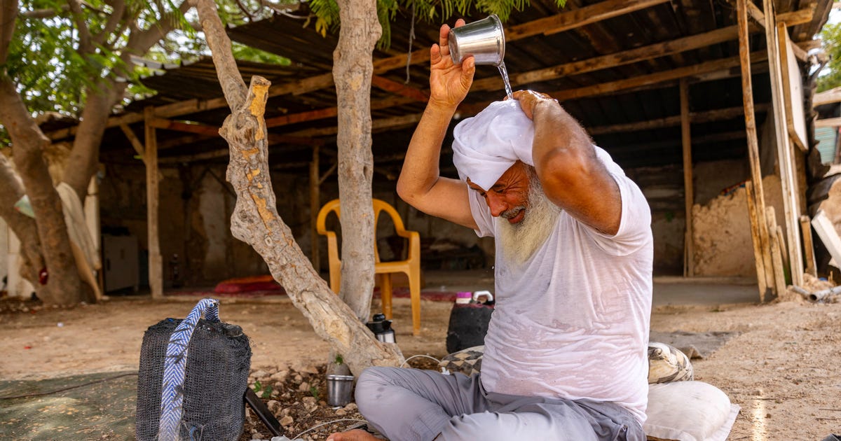 Palestinians Struggle to Survive in Sweltering Heat Without Basic Amenities