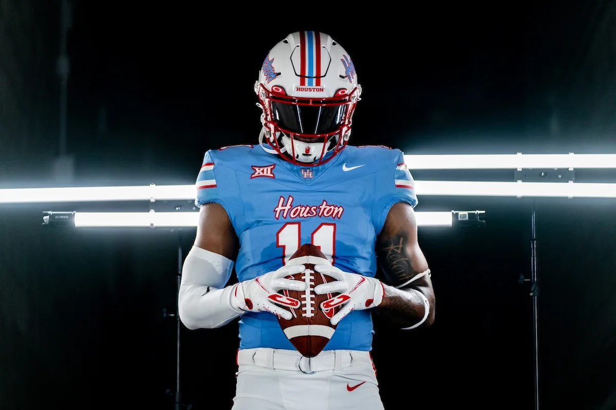 Houston Cougars Pay Homage to Oilers with Special Uniforms