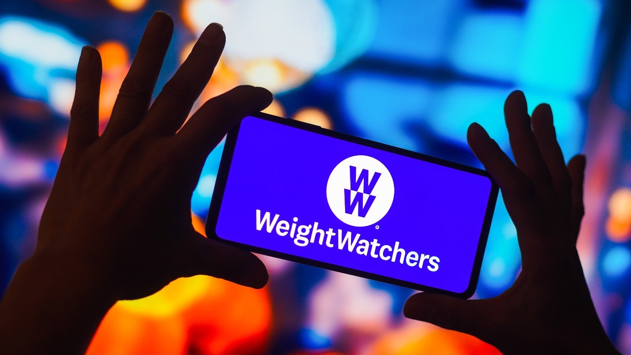 "WeightWatchers Embraces Weight-Loss Medication Trend with New Program, Backed by Oprah"