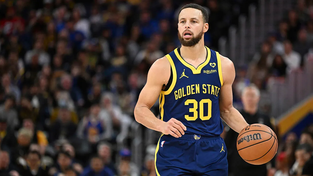 "Steph Curry's Frustration and Lakers' Thrilling Win: Warriors' Spiraling Season"